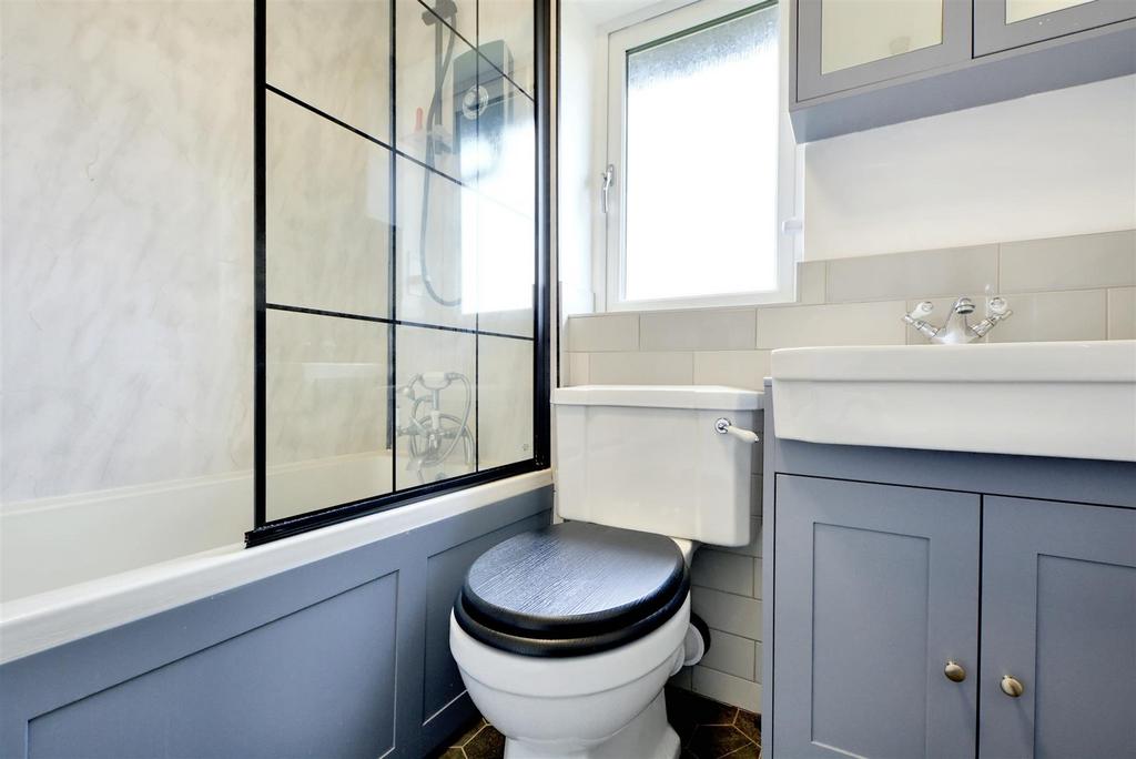 Bathroom 2.jpeg