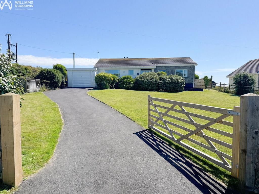 3 bedroom detached bungalow for sale