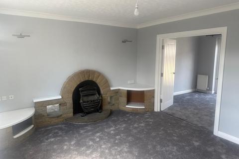 3 bedroom detached house to rent, 4 Bracken Road