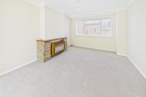 3 bedroom terraced house for sale, Yewtree Gardens, Chelmsford