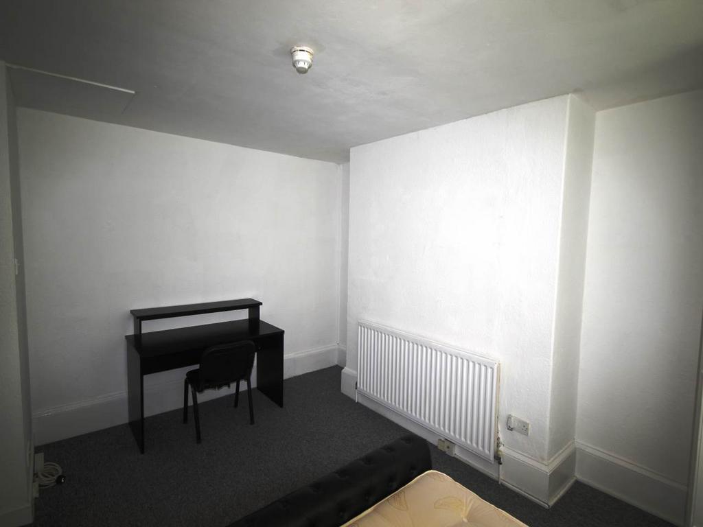 Bedroom (2)