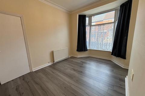 2 bedroom terraced house to rent, Belvoir Street, Hull
