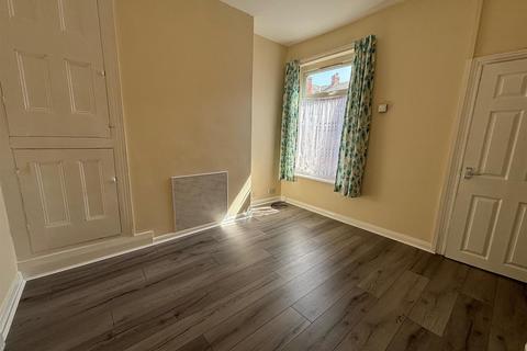 2 bedroom terraced house to rent, Belvoir Street, Hull