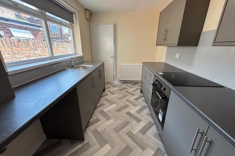 2 bedroom terraced house to rent, Belvoir Street, Hull