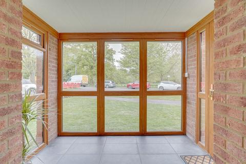 4 bedroom detached house for sale, Rowley Road, St. Neots PE19
