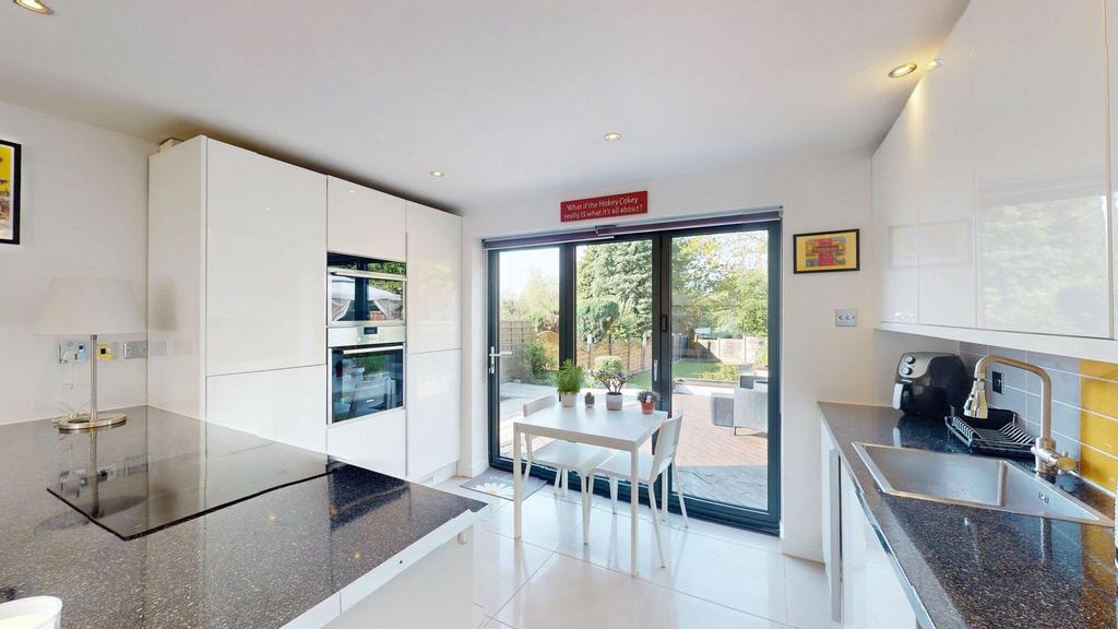 Lounge/Kitchen