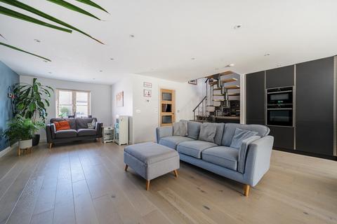undefined, Ludlow, Bracknell, Berkshire