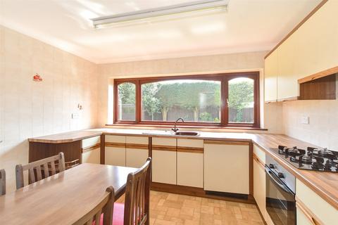 4 bedroom detached house for sale, Grange Avenue, Wickford, Essex