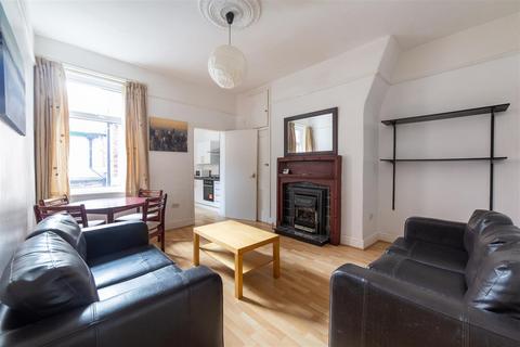 2 bedroom flat to rent, Warton Terrace, Heaton, NE6