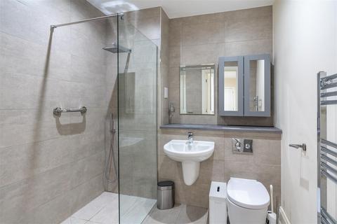 2 bedroom semi-detached bungalow for sale, Adel Manor Gardens, Leeds LS16