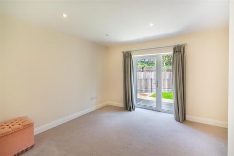 2 bedroom semi-detached bungalow for sale, Adel Manor Gardens, Leeds LS16