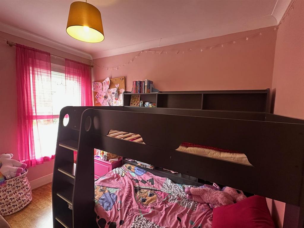 Bed 3.jpg