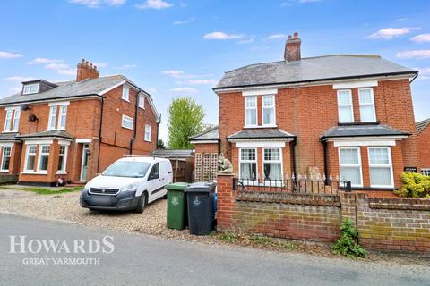 3 bedroom semi-detached house for sale - Bulmer Lane, Winterton-on-Sea
