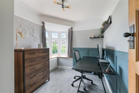 260 Fir Tree Road, Epsom, KT17 3NL