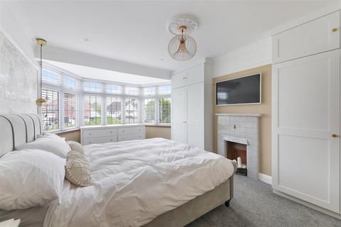 260 Fir Tree Road, Epsom, KT17 3NL