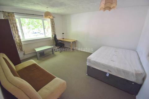 4 bedroom flat to rent, Nelson Terrace, Reading