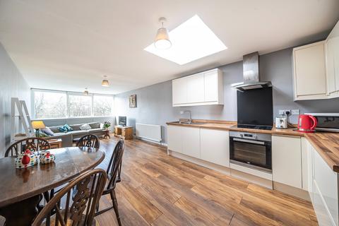 2 bedroom townhouse for sale, Newton Garth, Leeds LS7