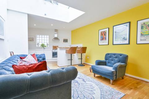 1 bedroom flat for sale, Tiger House, Bloomsbury, London, WC1H