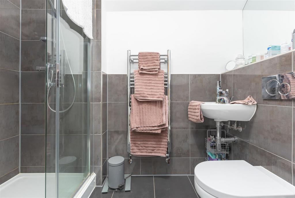 Bedroom 1 En-suite