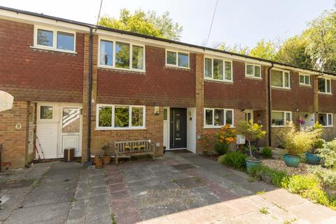 50 Fairfield Road, East Grinstead, RH19 4HB