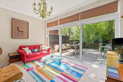 50 Fairfield Road, East Grinstead, RH19 4HB