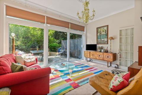 50 Fairfield Road, East Grinstead, RH19 4HB