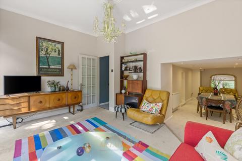 50 Fairfield Road, East Grinstead, RH19 4HB