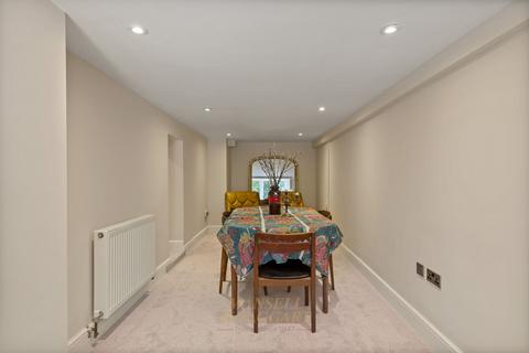 50 Fairfield Road, East Grinstead, RH19 4HB