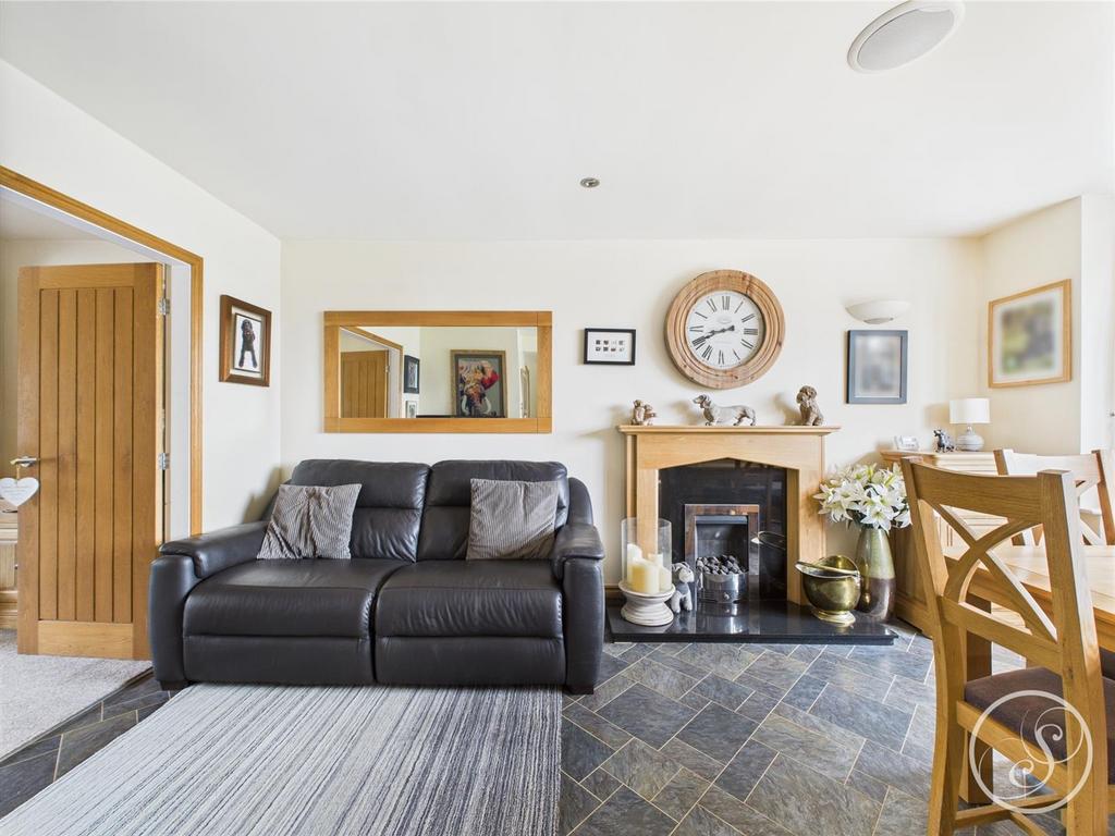 Dining/family room