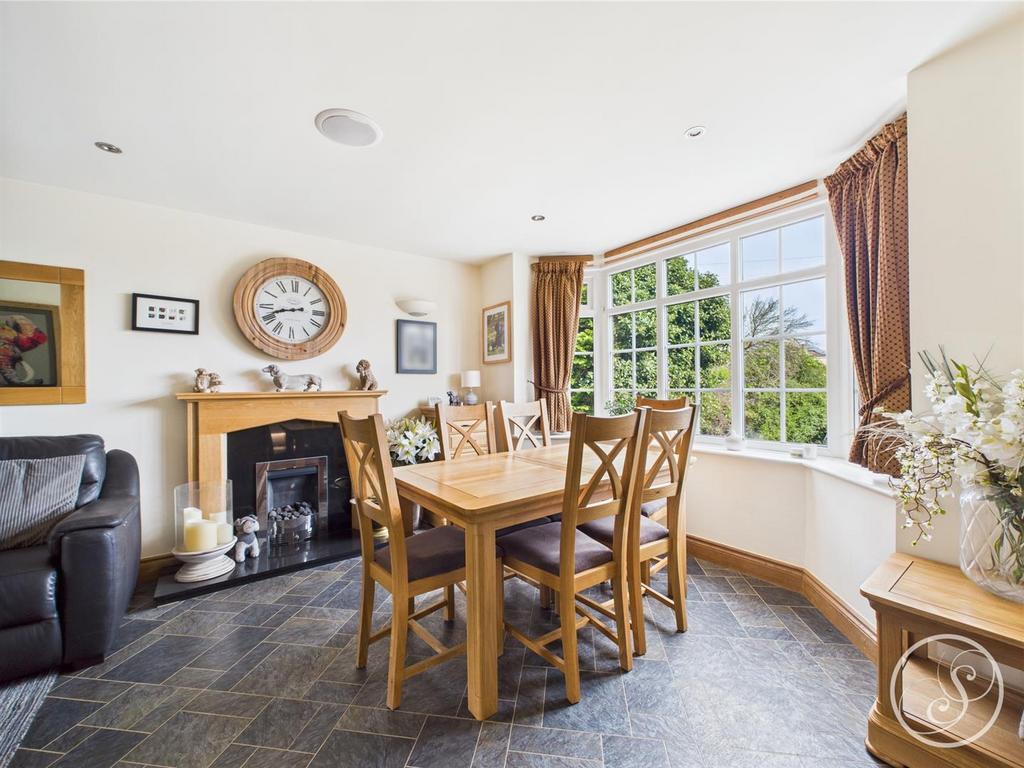 Dining/family room