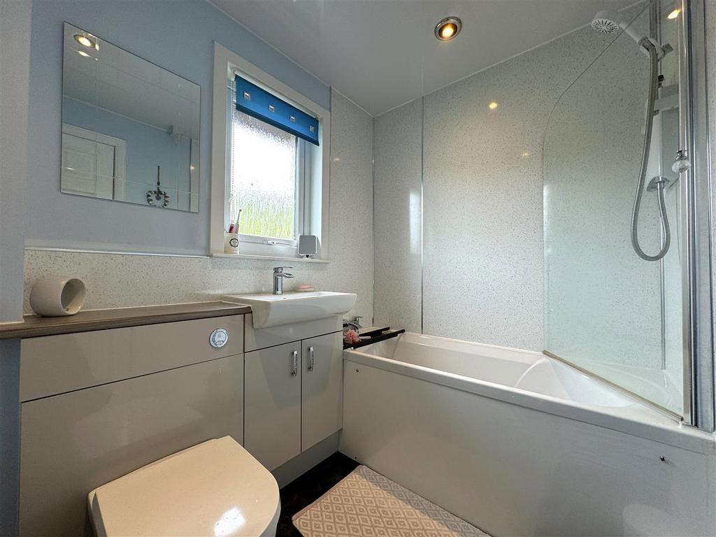 Shower room.jpg