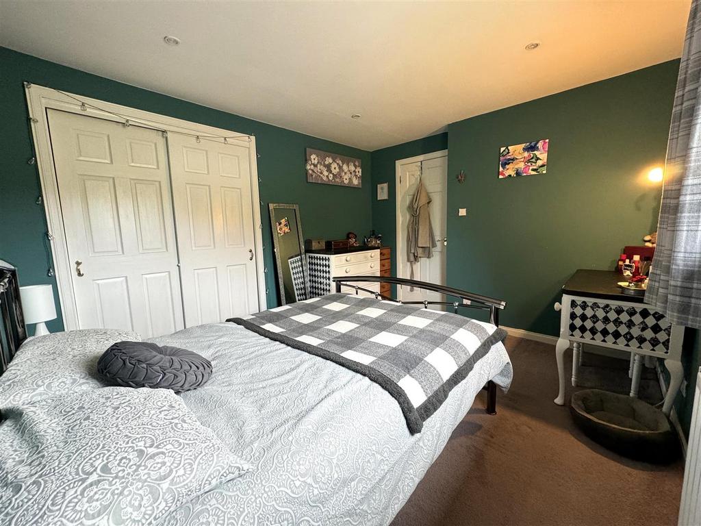 Bedroom 1.1.jpg