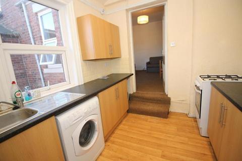 3 bedroom ground floor flat to rent, Coniston Avenue, Newcastle upon Tyne NE2