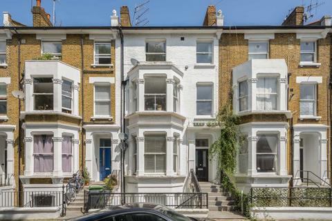 Studio to rent, Batoum Gardens, London W6