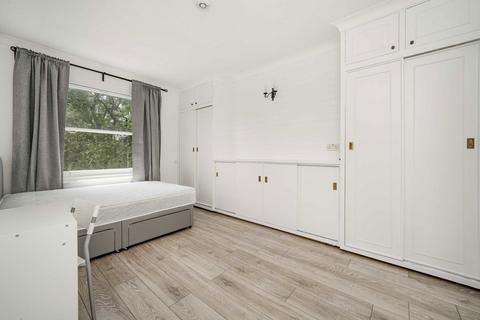 Studio to rent, Batoum Gardens, London W6
