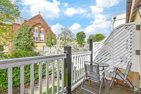 15 College Square, Westgate-on-sea, CT8 8BW