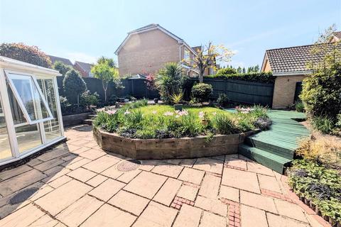 5 bedroom detached house to rent, Fordwich Drive, Frindsbury Rochester