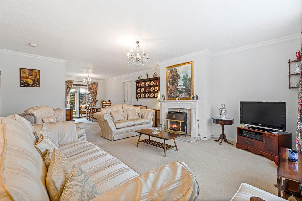 Lounge/dining room