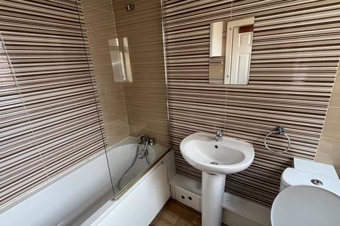 3 bedroom terraced house to rent, Pool Road, Newfoundpool LE3
