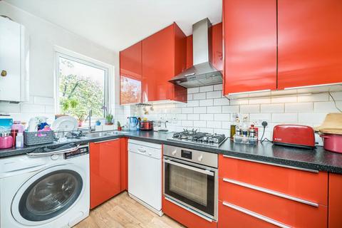 2 bedroom flat for sale, Essex Road, London N1