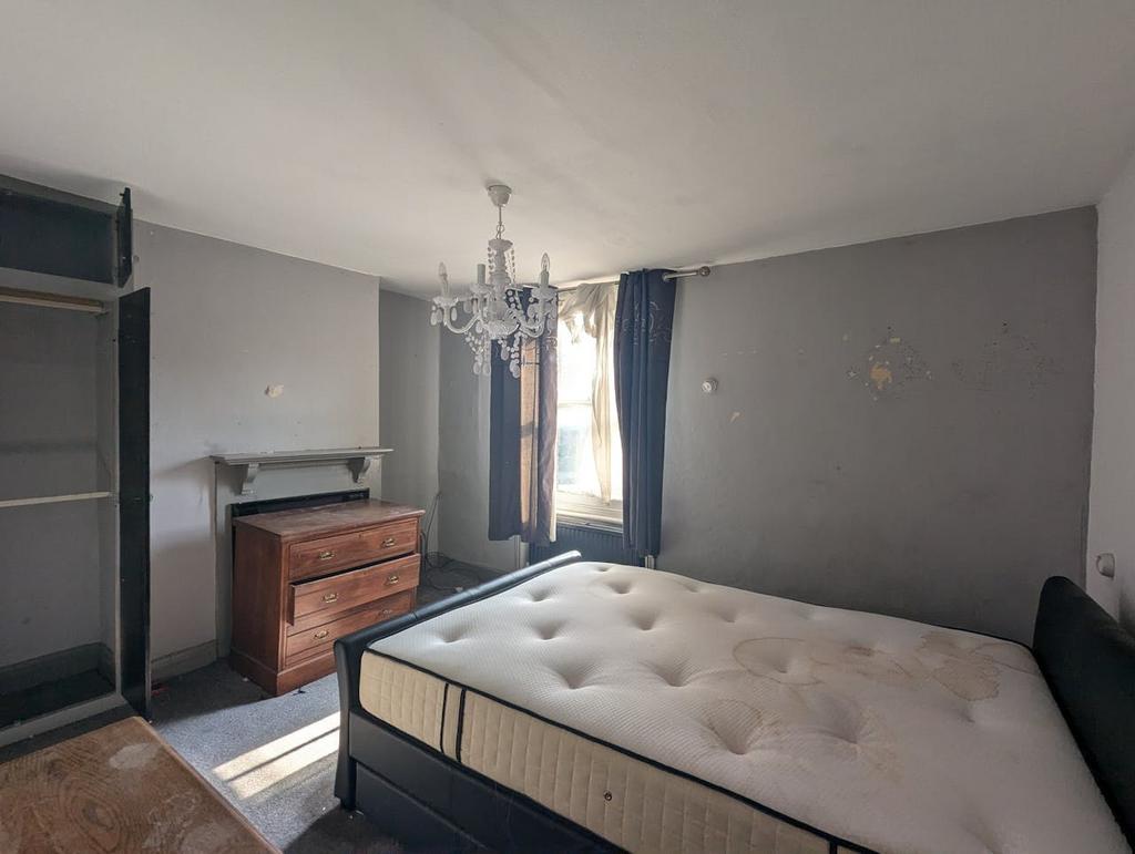 PXL 20250428 080106285.jpg