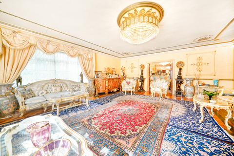 5 bedroom semi-detached house for sale, The Bishops Avenue, London, N2