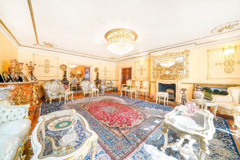 5 bedroom semi-detached house for sale, The Bishops Avenue, London, N2