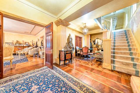 5 bedroom detached house for sale, The Bishops Avenue, London, N2
