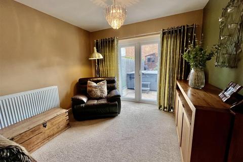 37 Edgecombe Drive, Darlington, DL3 9DG