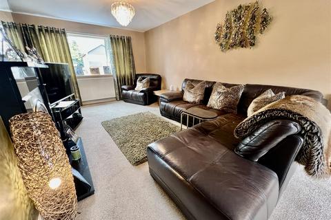 37 Edgecombe Drive, Darlington, DL3 9DG