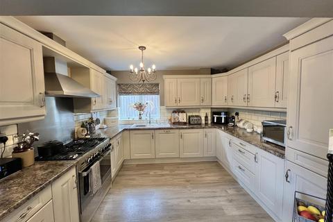 37 Edgecombe Drive, Darlington, DL3 9DG