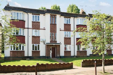 38 Amblecote Road, London, SE12 9TL
