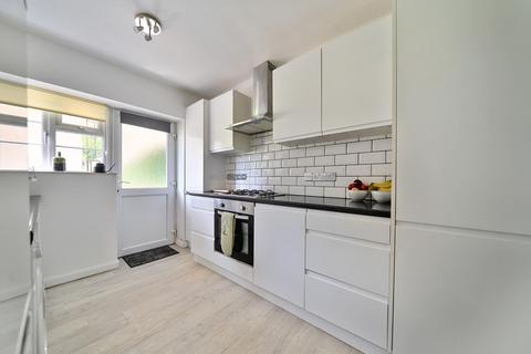 38 Amblecote Road, London, SE12 9TL