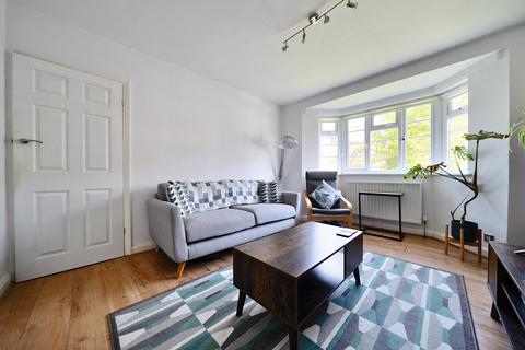 38 Amblecote Road, London, SE12 9TL